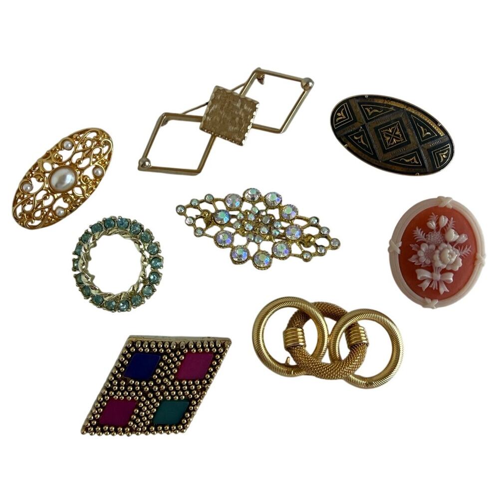 VINTAGE BROOCHES pin back some rhinestoned set of 8